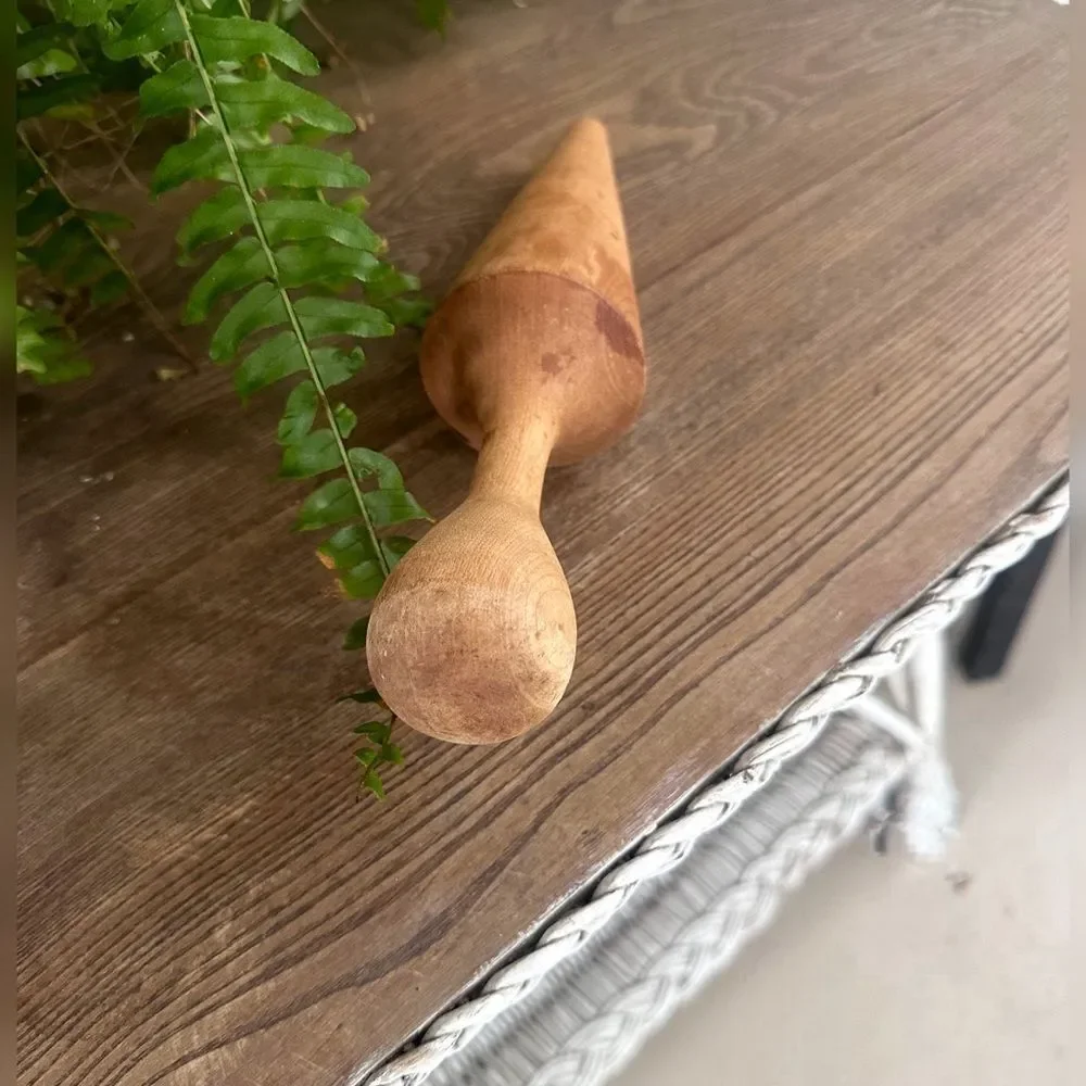 Unbranded vintage cone